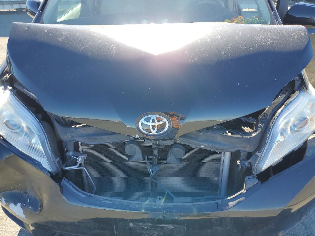 2011 Toyota Sienna VIN 5TDKK3DC6BS170274 Copart auction photo, front end damage thumbnail 12