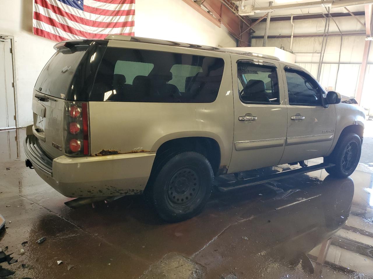2007 GMC Yukon VIN 1GKFK668X7J361734 Copart auction photo, front end damage thumbnail 3