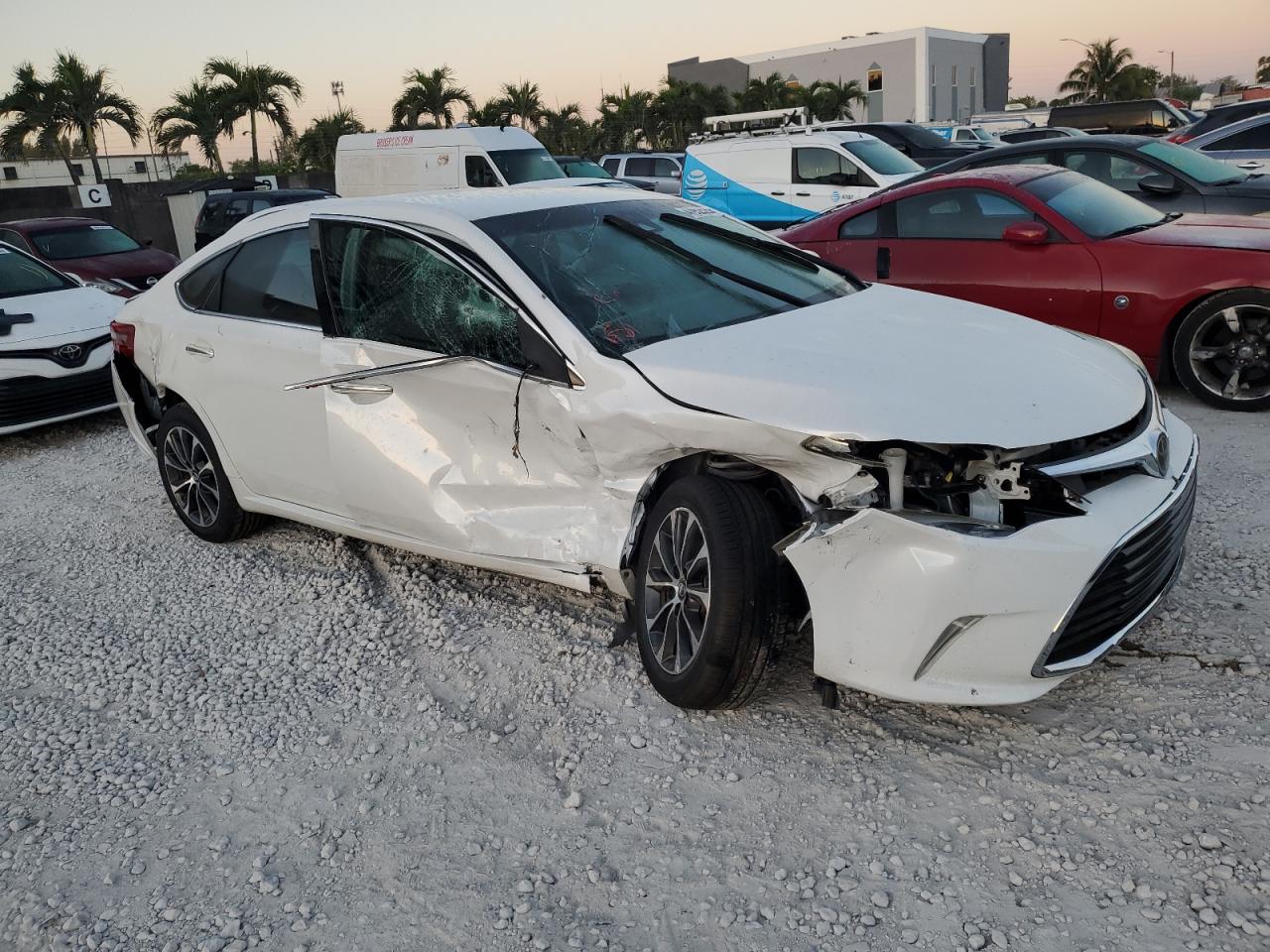 2017 Toyota Avalon VIN 4T1BK1EB4HU264082 Copart auction photo, all over damage thumbnail 4