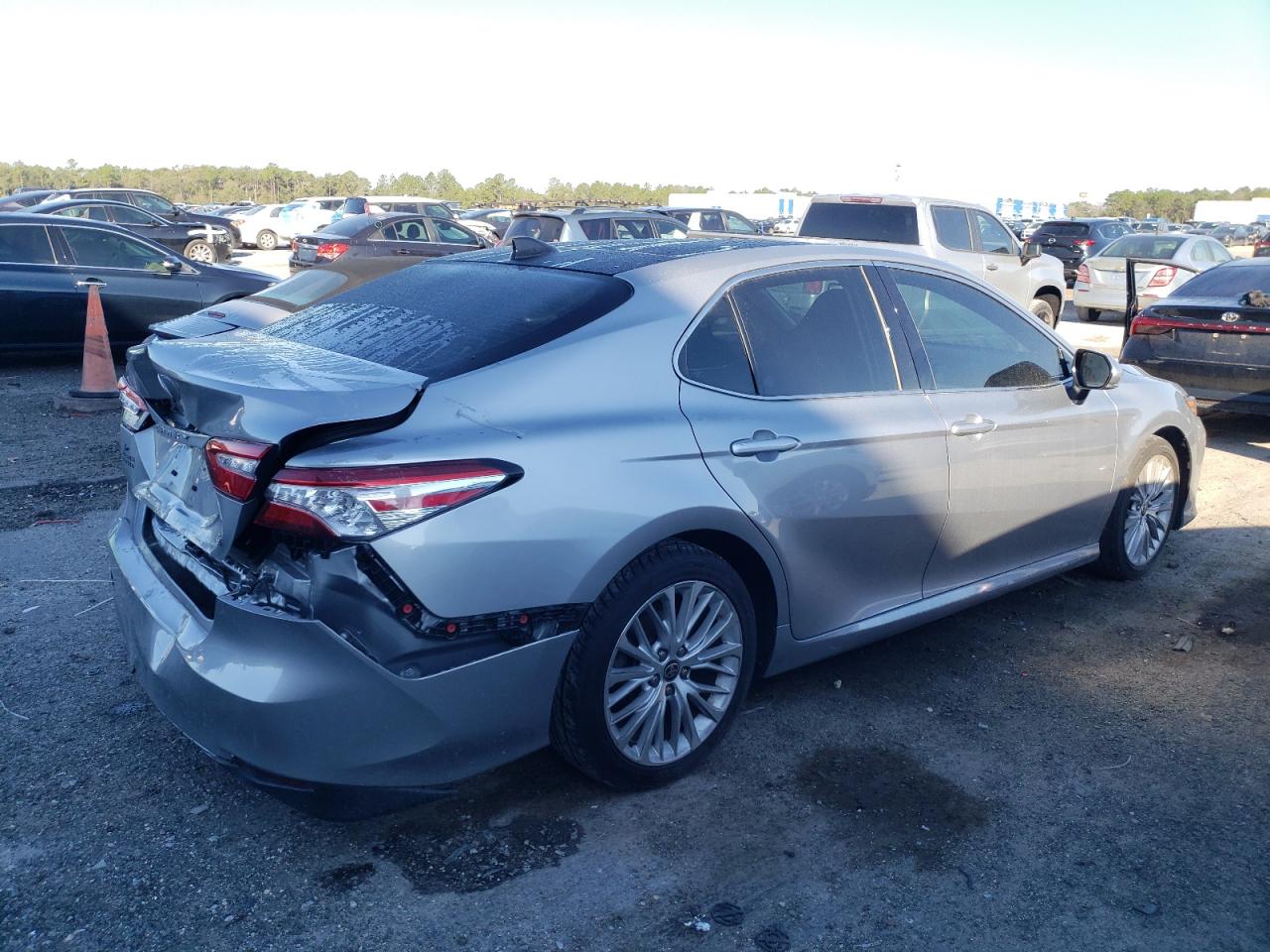 2020 Toyota Camry VIN 4T1F11AK9LU951237 Copart auction photo, rear end damage thumbnail 3