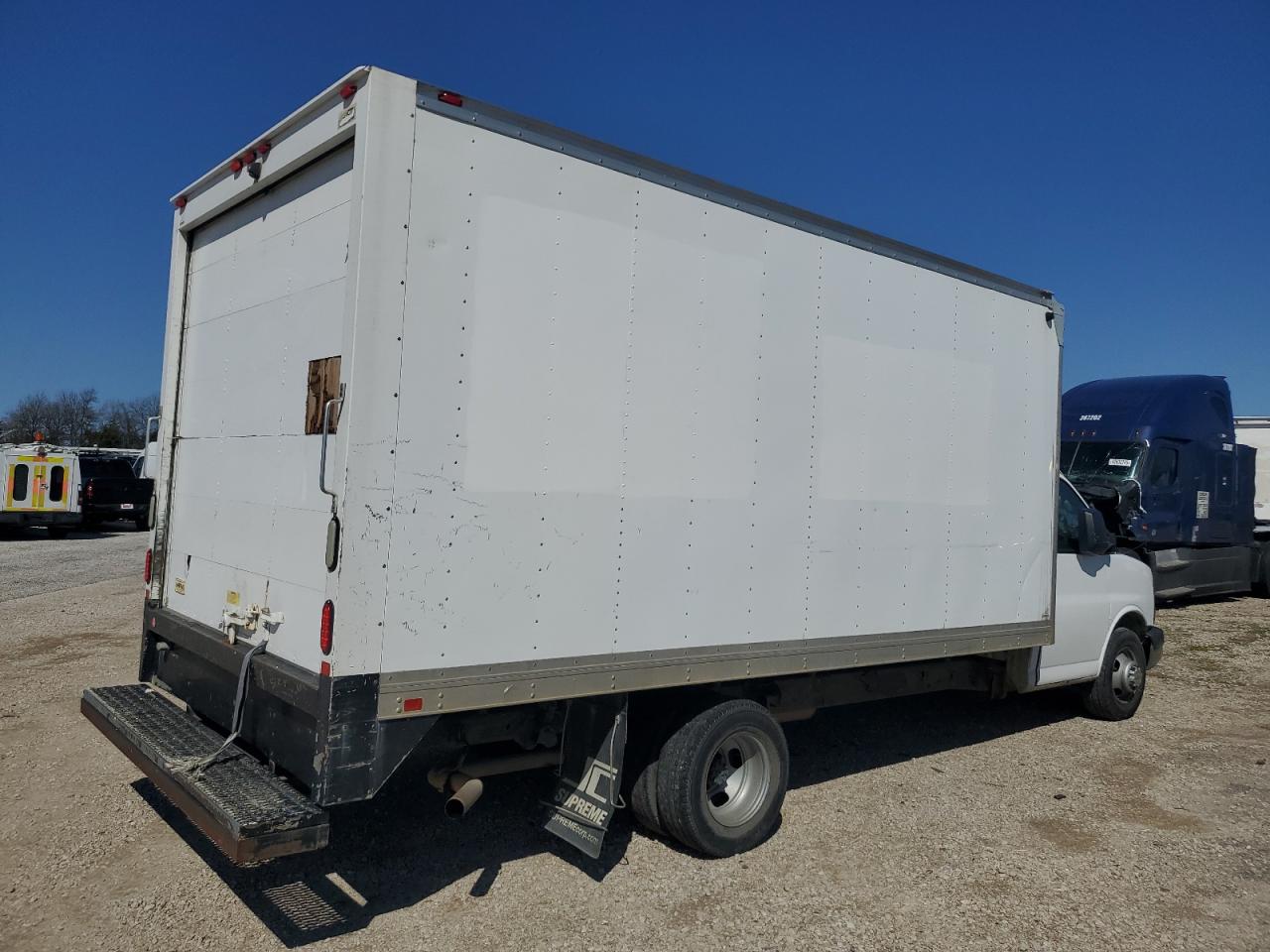 2015 Chevrolet Express VIN 1GB3G4CG0F1242898 Copart auction photo, minor dent/scratches damage thumbnail 3