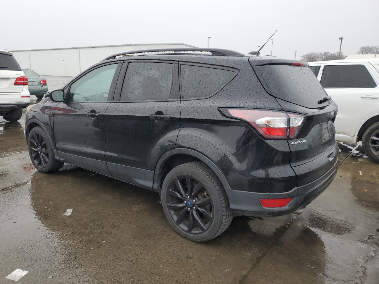 2017 Ford Escape VIN 1FMCU0GD9HUA15266 Copart auction photo, minor dent/scratches damage thumbnail 2