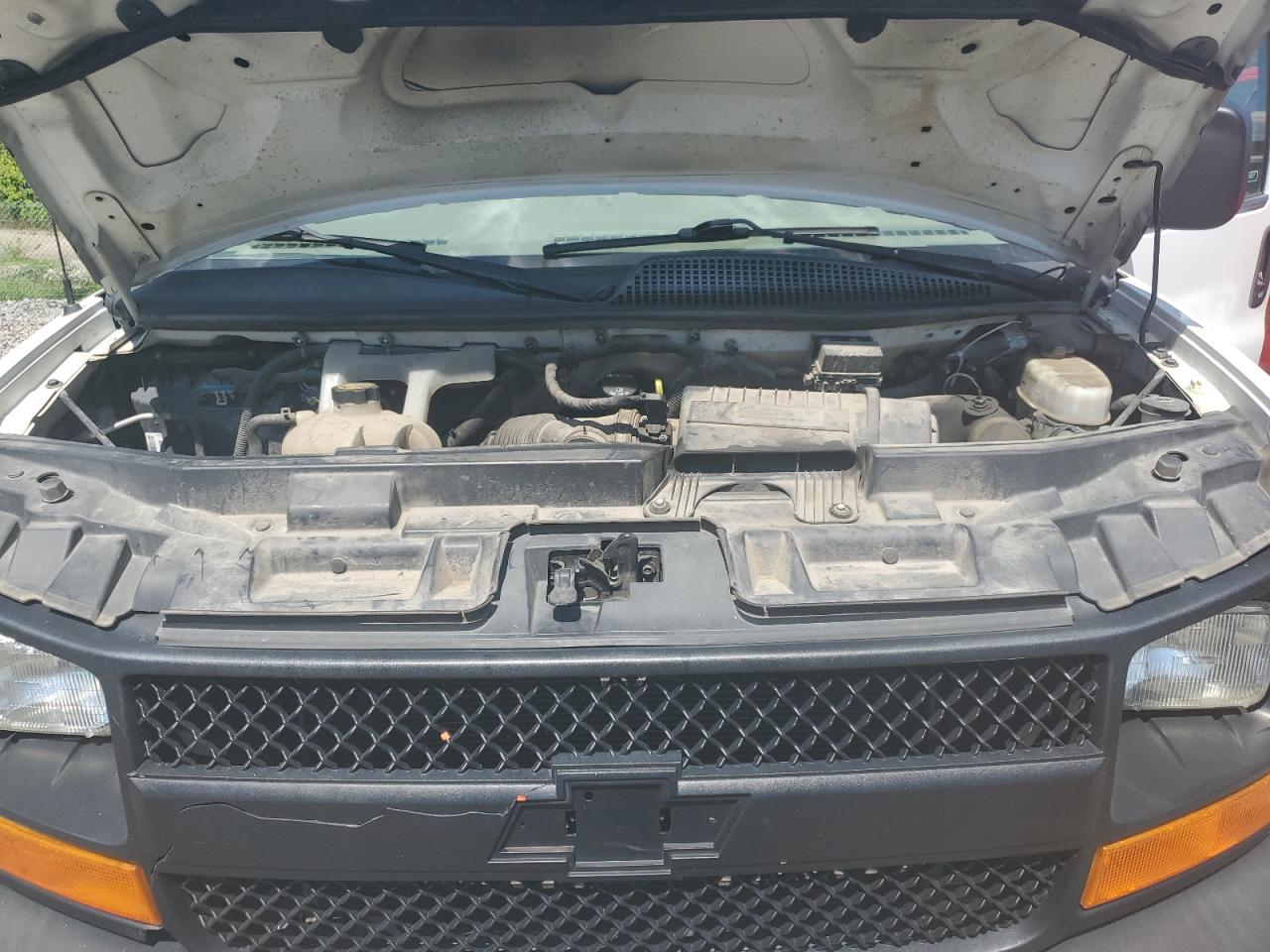 2017 Chevrolet Express VIN 1GCWGAF15H1322148 Copart auction photo, minor dent/scratches damage thumbnail 11