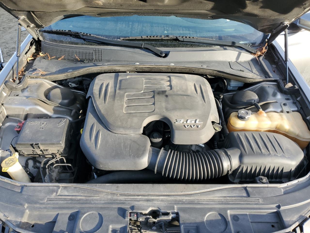 2012 Chrysler 300 VIN 2C3CCAAG1CH312225 Copart auction photo, front end damage thumbnail 11