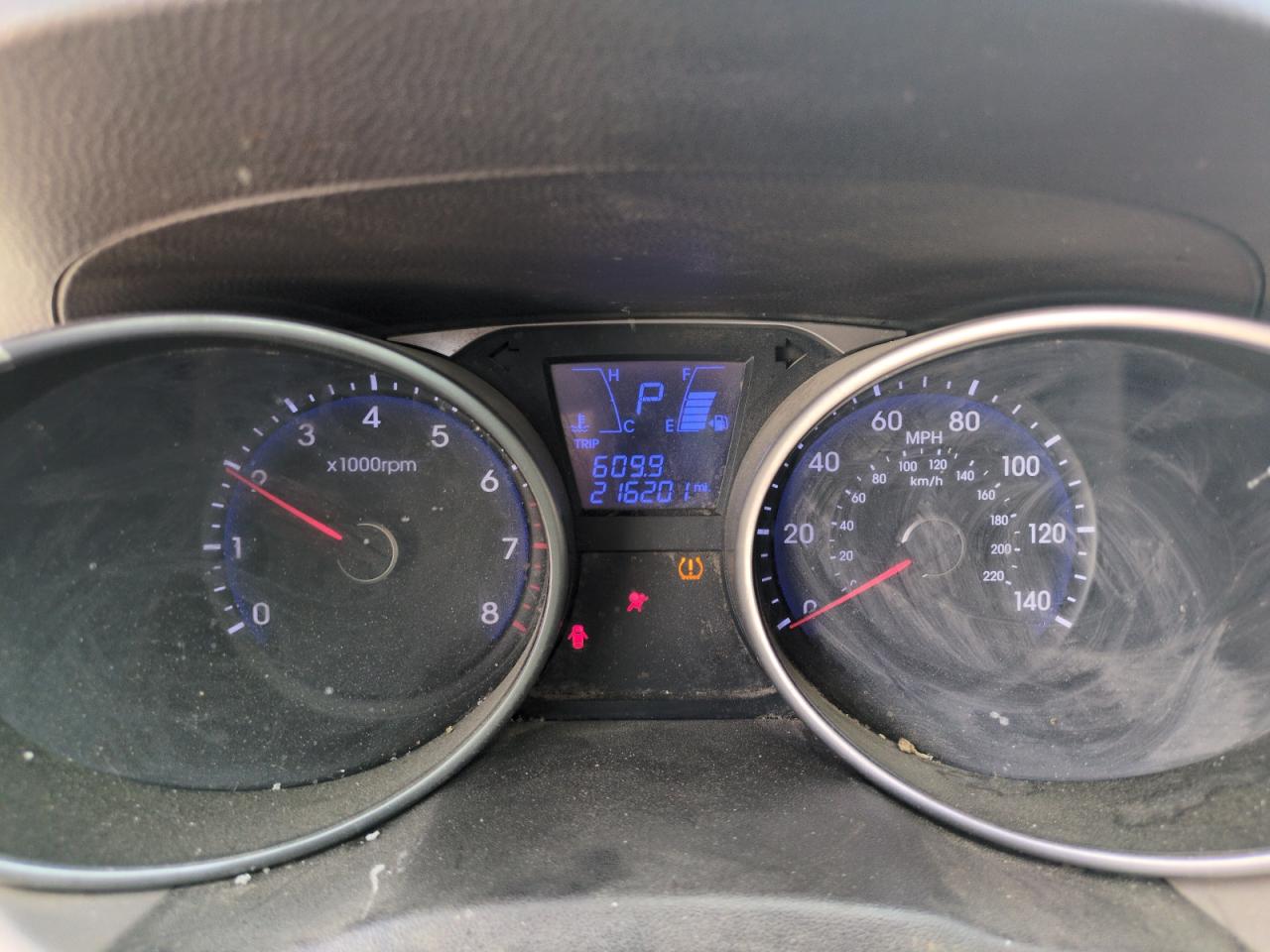 2011 Hyundai Tucson VIN KM8JU3AC3BU148766 Copart auction photo, front end / side damage thumbnail 9