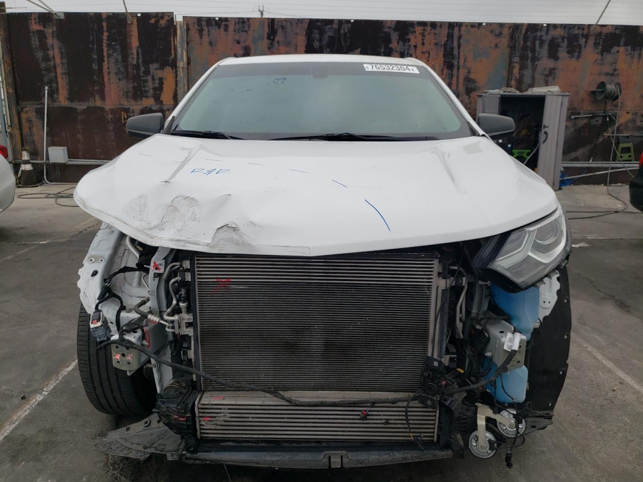 2019 Chevrolet Equinox VIN 3GNAXHEVXKS678275 Copart auction photo, front end damage thumbnail 5