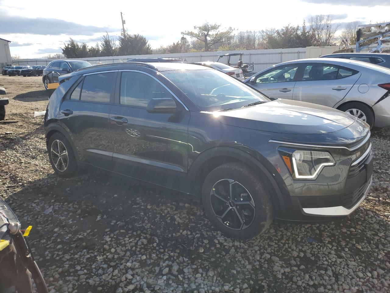 2025 KIA Niro VIN KNDCP3LE3S5215136 Copart auction photo, side / rear end damage thumbnail 4