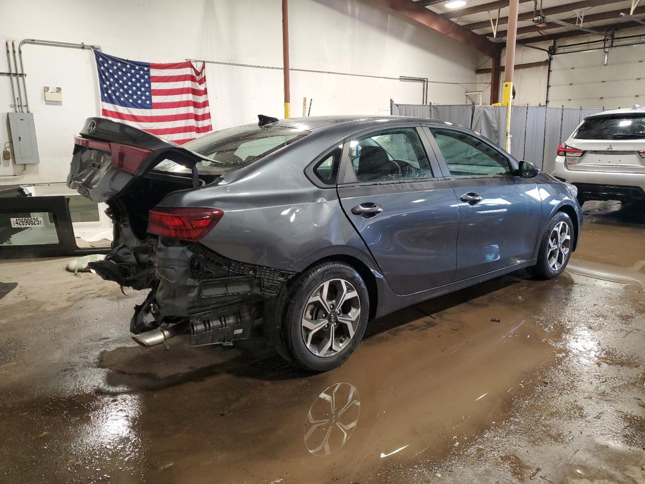 2020 KIA Forte VIN 3KPF24AD9LE189868 Copart auction photo, rear end damage thumbnail 3