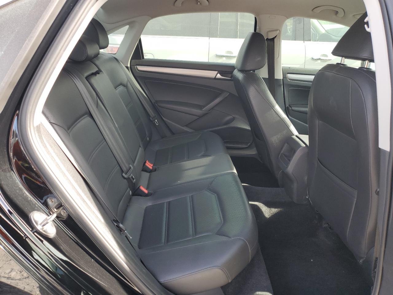 2015 Volkswagen Passat VIN 1VWAS7A31FC114769 Copart auction photo, front end damage thumbnail 10