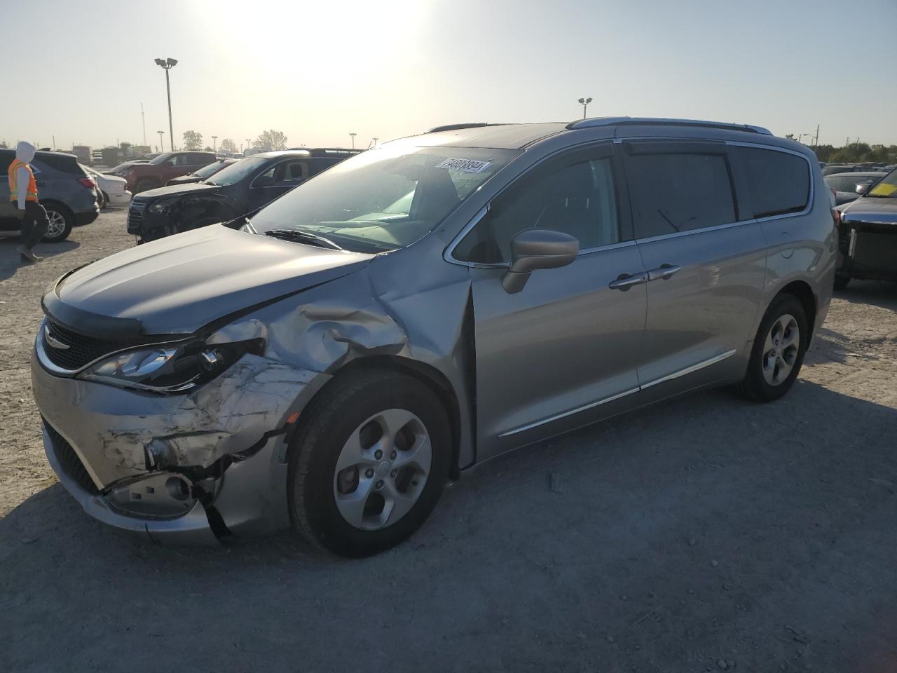 2017 Chrysler Pacifica VIN 2C4RC1EGXHR616381