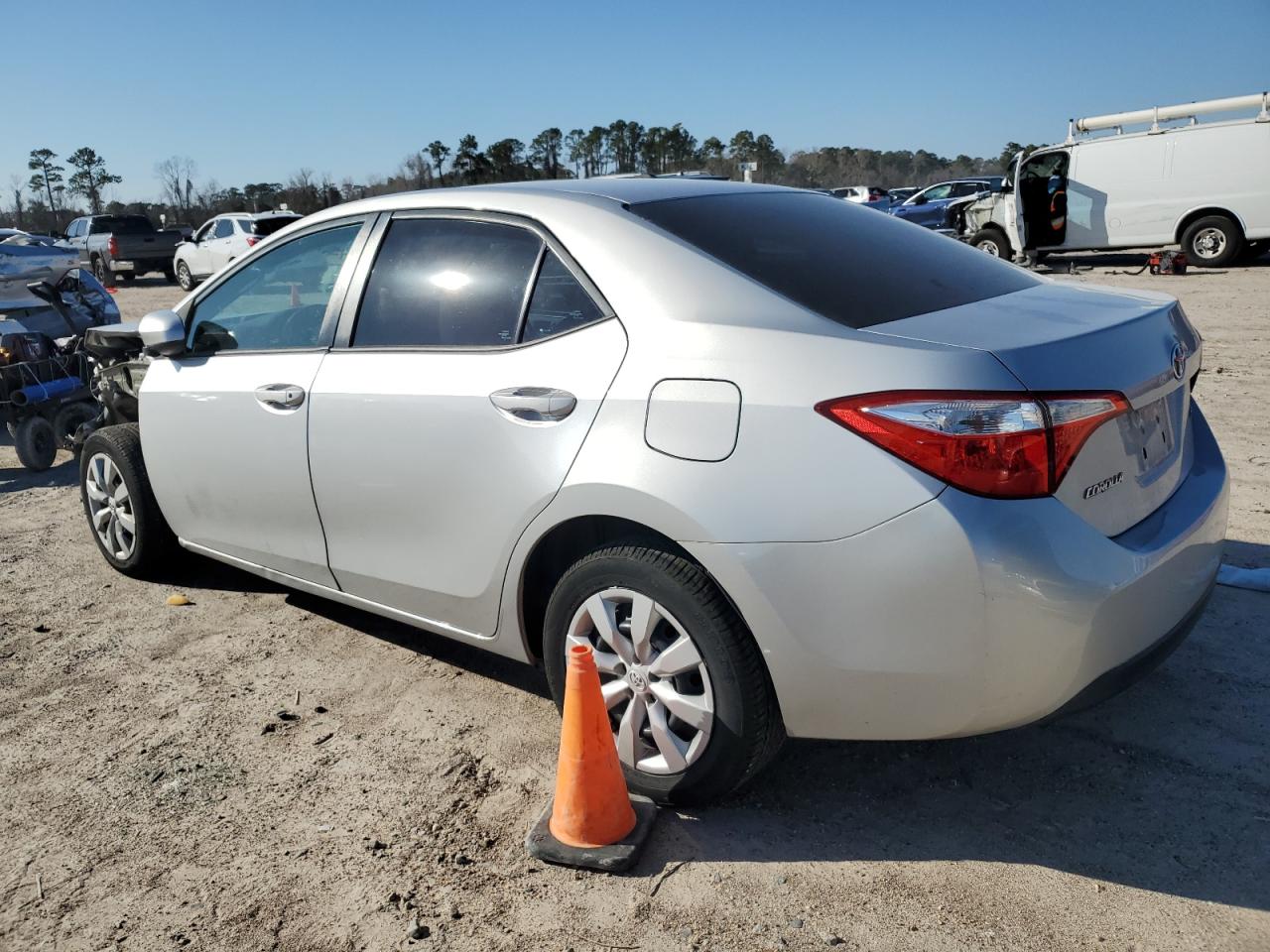 2016 Toyota Corolla VIN 2T1BURHE3GC667145 Copart auction photo, front end / minor dent/scratches damage thumbnail 2