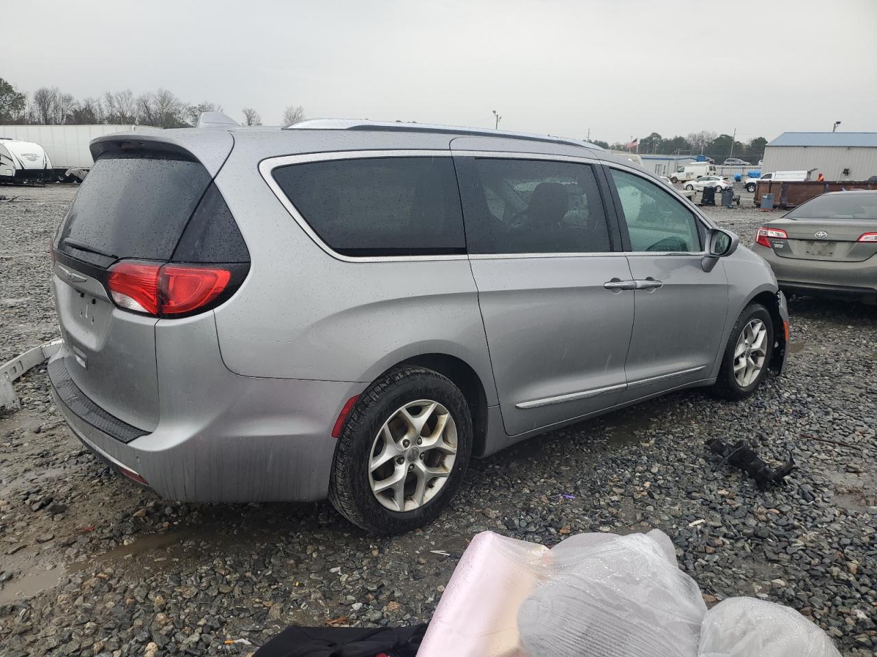 2017 Chrysler Pacifica VIN 2C4RC1EG7HR542238 Copart auction photo, front end damage thumbnail 3