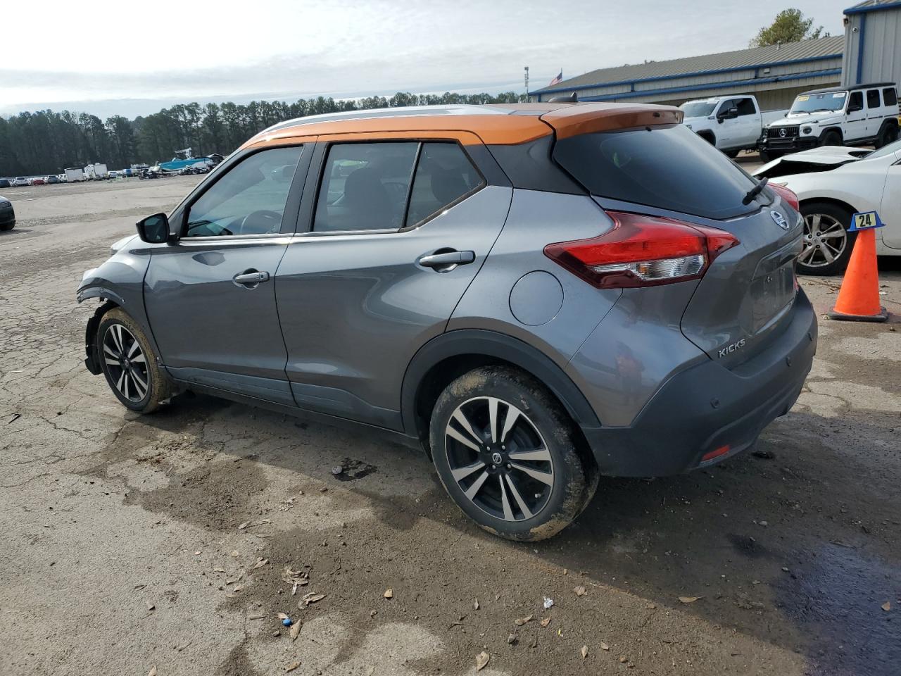 2020 Nissan Kicks VIN 3N1CP5CV5LL564475 Copart auction photo, front end damage thumbnail 2