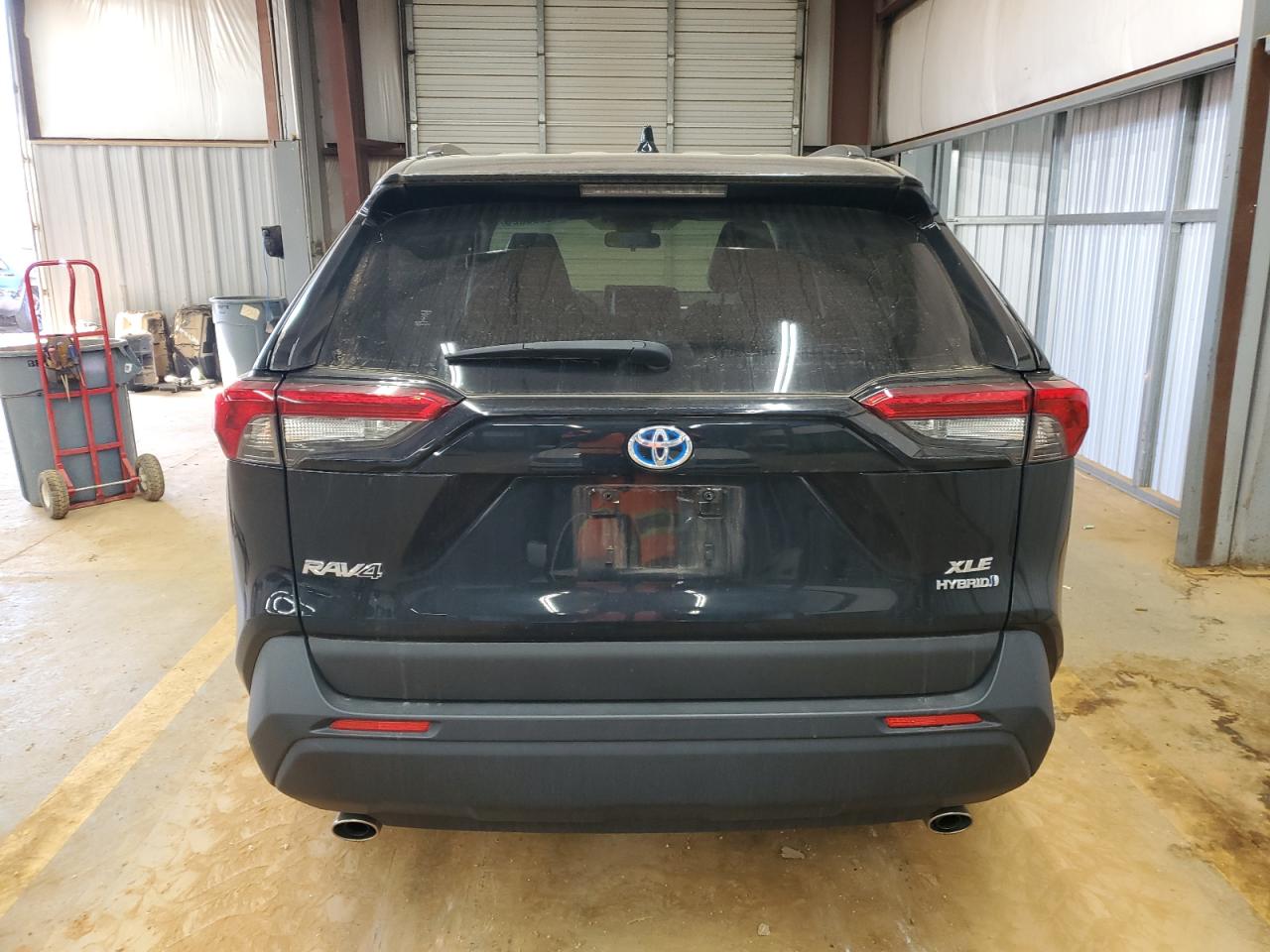 2022 Toyota RAV 4 VIN JTMB6RFV5ND058040 Copart auction photo, front end damage thumbnail 6
