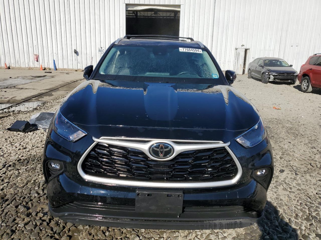 2022 Toyota Highlander VIN 5TDGZRBH1NS579192 Copart auction photo, minor dent/scratches damage thumbnail 5