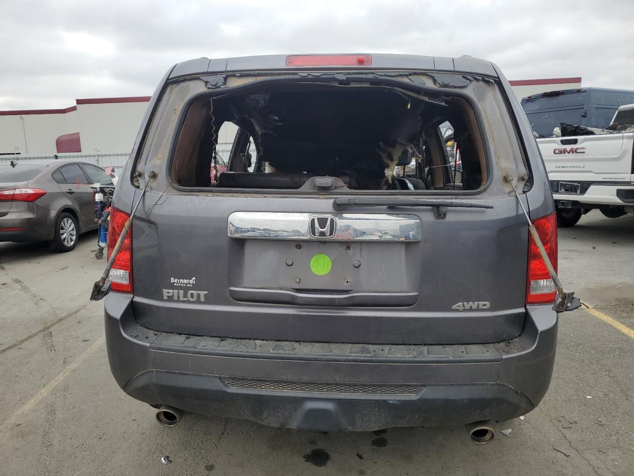 2014 Honda Pilot VIN 5FNYF4H57EB012826 Copart auction photo, burn damage thumbnail 6