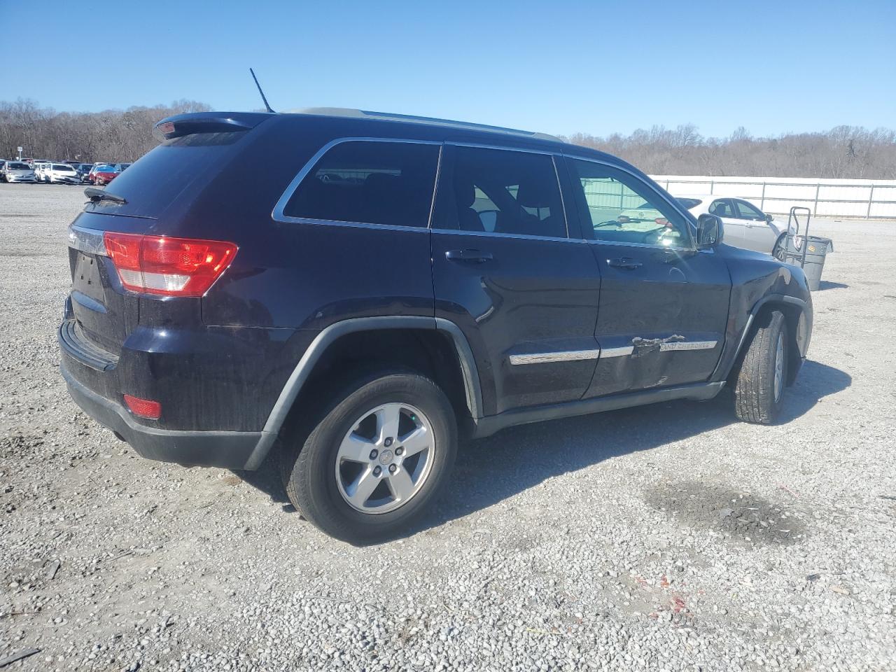 2011 Jeep Grand Cherokee VIN 1J4RR4GGXBC662817 Copart auction photo, front end / side damage thumbnail 3
