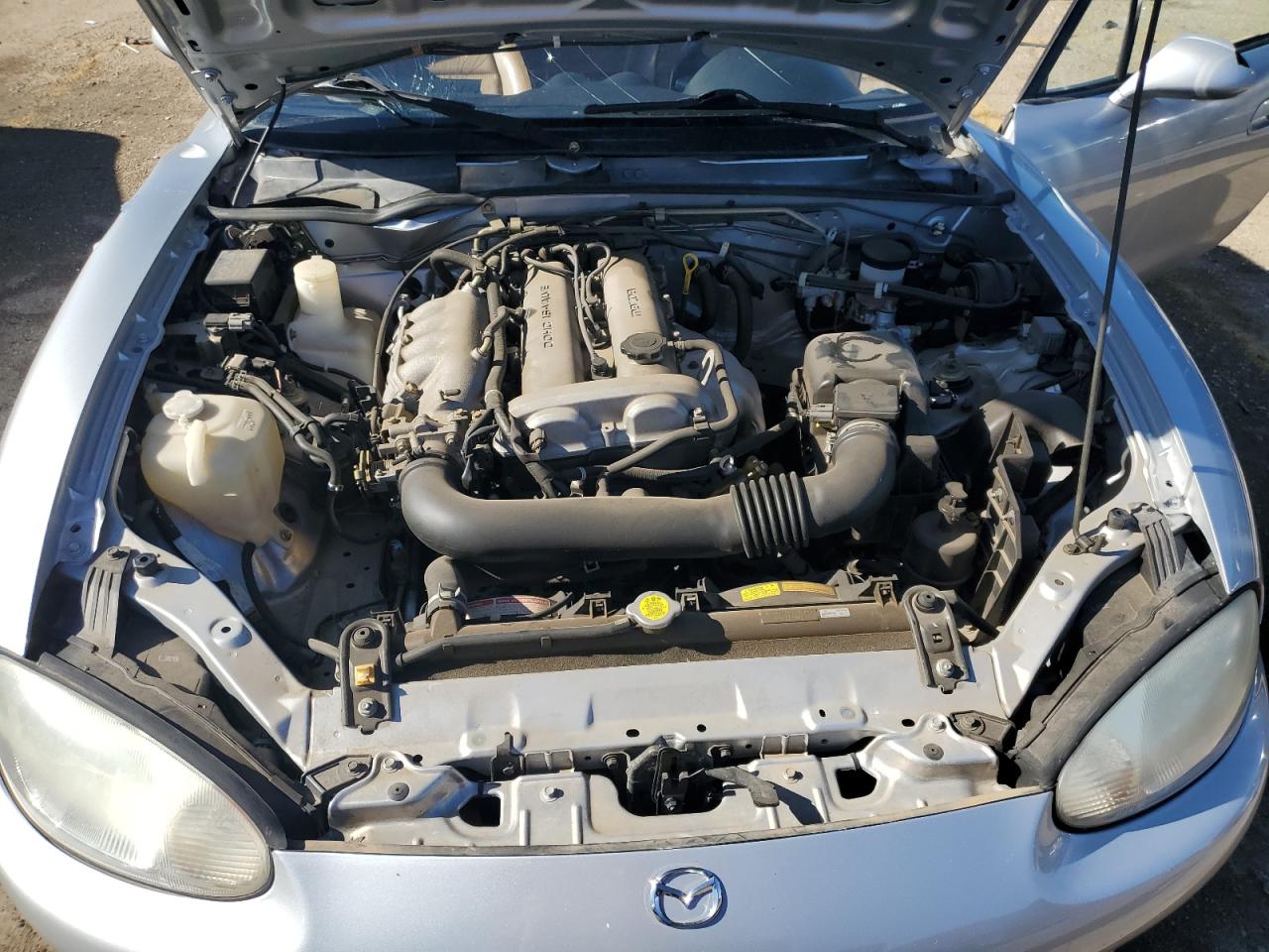 2000 Mazda MX-5 VIN JM1NB3534Y0144375 Copart auction photo, all over damage thumbnail 11