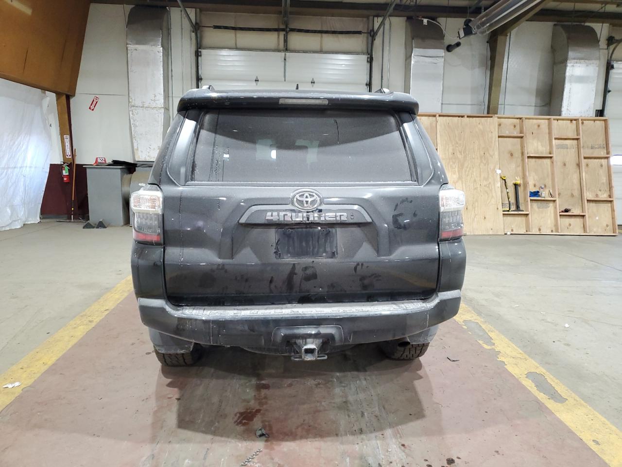2021 Toyota 4Runner VIN JTEMU5JRXM5904068 Copart auction photo, front end / minor dent/scratches damage thumbnail 6