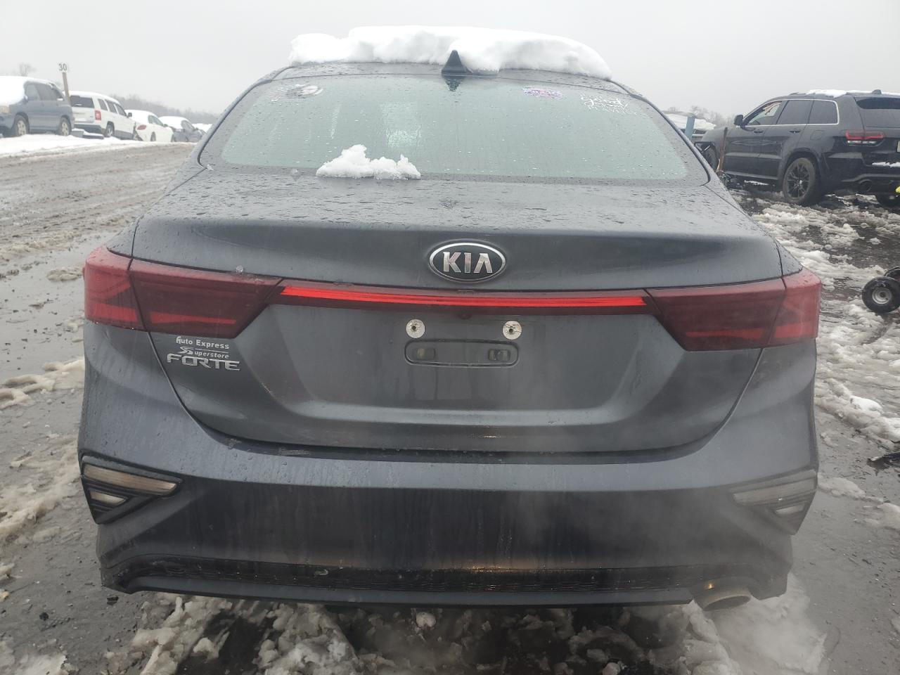 2021 KIA Forte VIN 3KPF24AD1ME303895 Copart auction photo, front end damage thumbnail 6