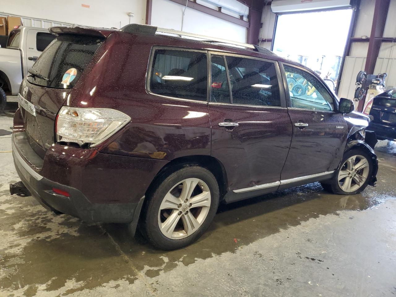 2013 Toyota Highlander VIN 5TDDK3EH8DS240184 Copart auction photo, front end damage thumbnail 3