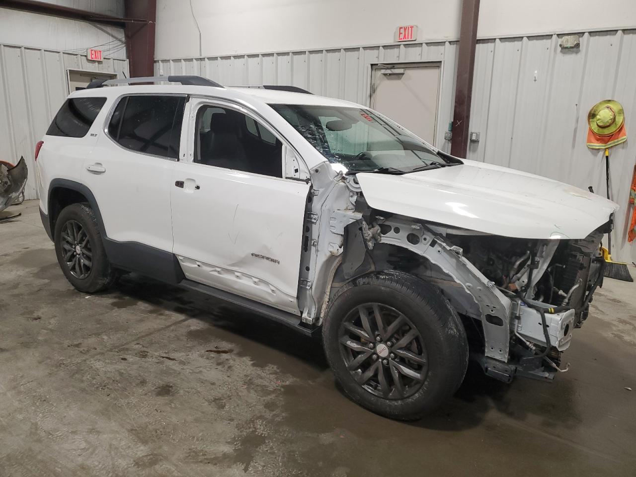 2017 GMC Acadia VIN 1GKKNMLS7HZ228782 Copart auction photo, front end / side damage thumbnail 4