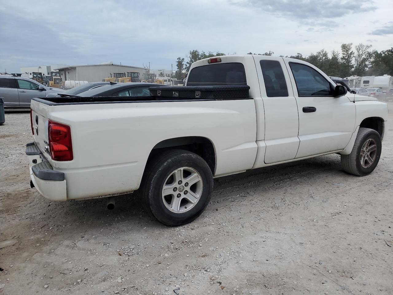 2009 Dodge Dakota VIN 1D3HE32K69S747955 Copart auction photo, mechanical / minor dent/scratches damage thumbnail 3