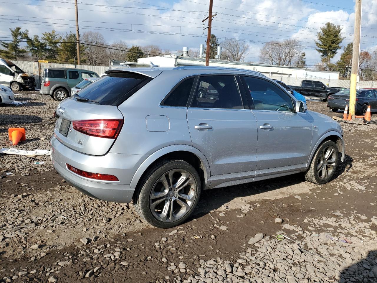 2018 Audi Q3 VIN WA1JCCFS5JR024937 Copart auction photo, front end / side damage thumbnail 3