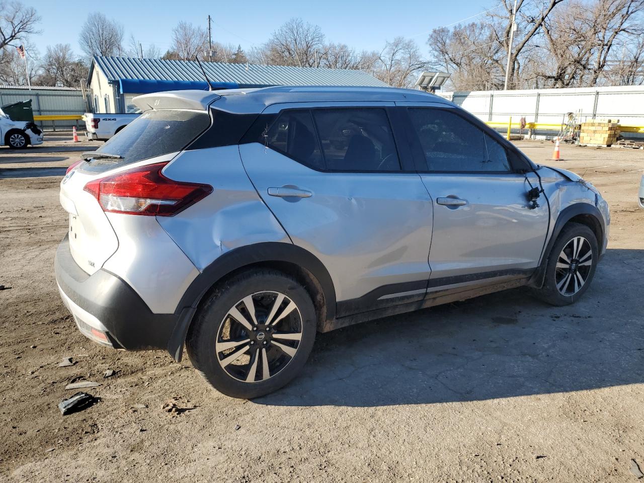 2019 Nissan Kicks VIN 3N1CP5CU0KL556824 Copart auction photo, rollover damage thumbnail 3