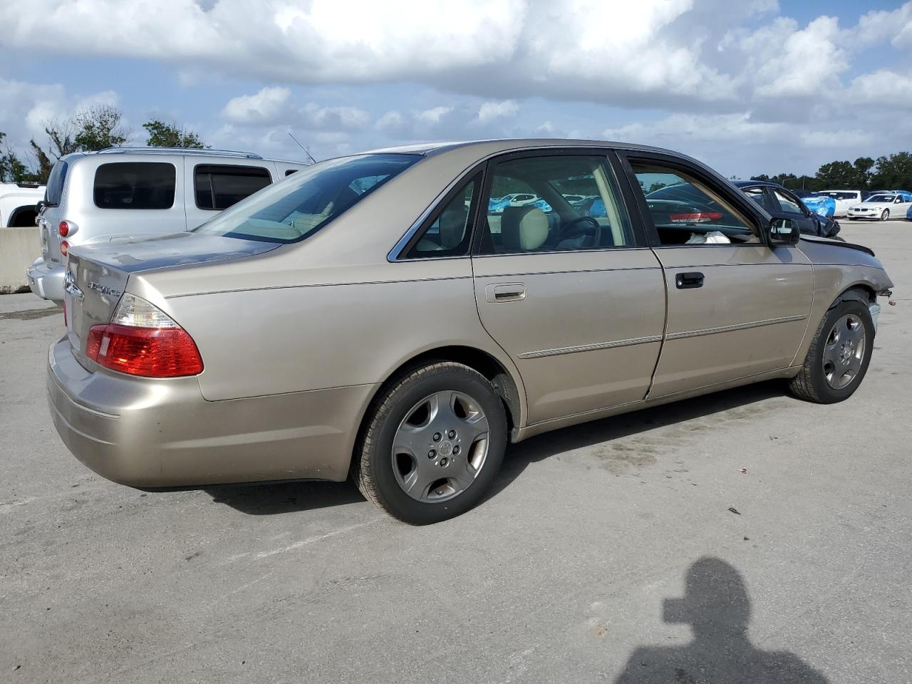 2004 Toyota Avalon VIN 4T1BF28B14U358940 Copart auction photo, front end / side damage thumbnail 3