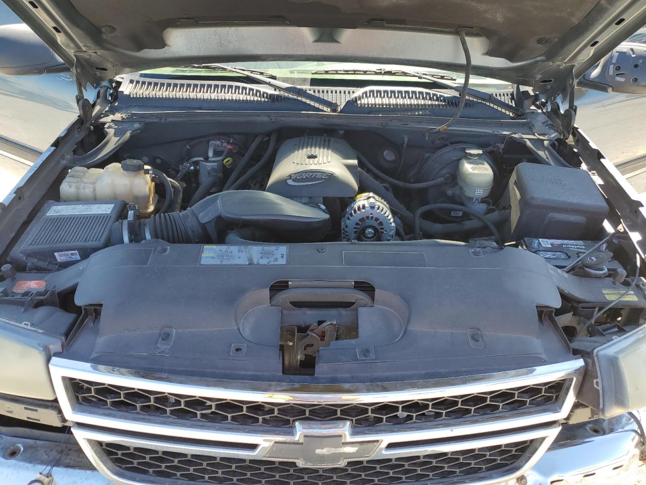 2006 Chevrolet Silverado VIN 2GCEC13V261353086 Copart auction photo, all over damage thumbnail 11