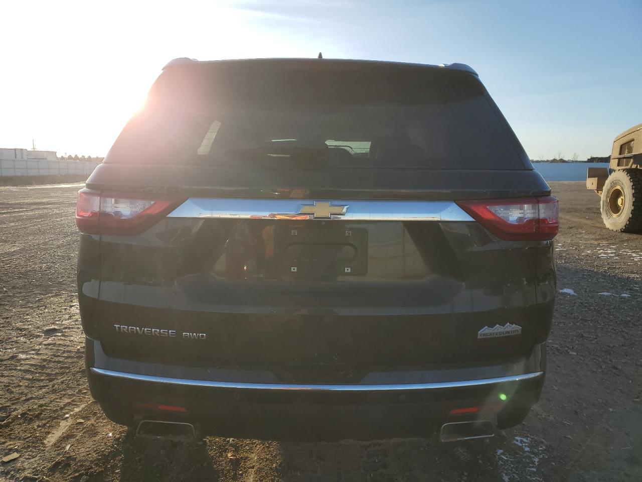 2018 Chevrolet Traverse VIN 1GNEVKKW5JJ183371 Copart auction photo, frame damage / all over damage thumbnail 6