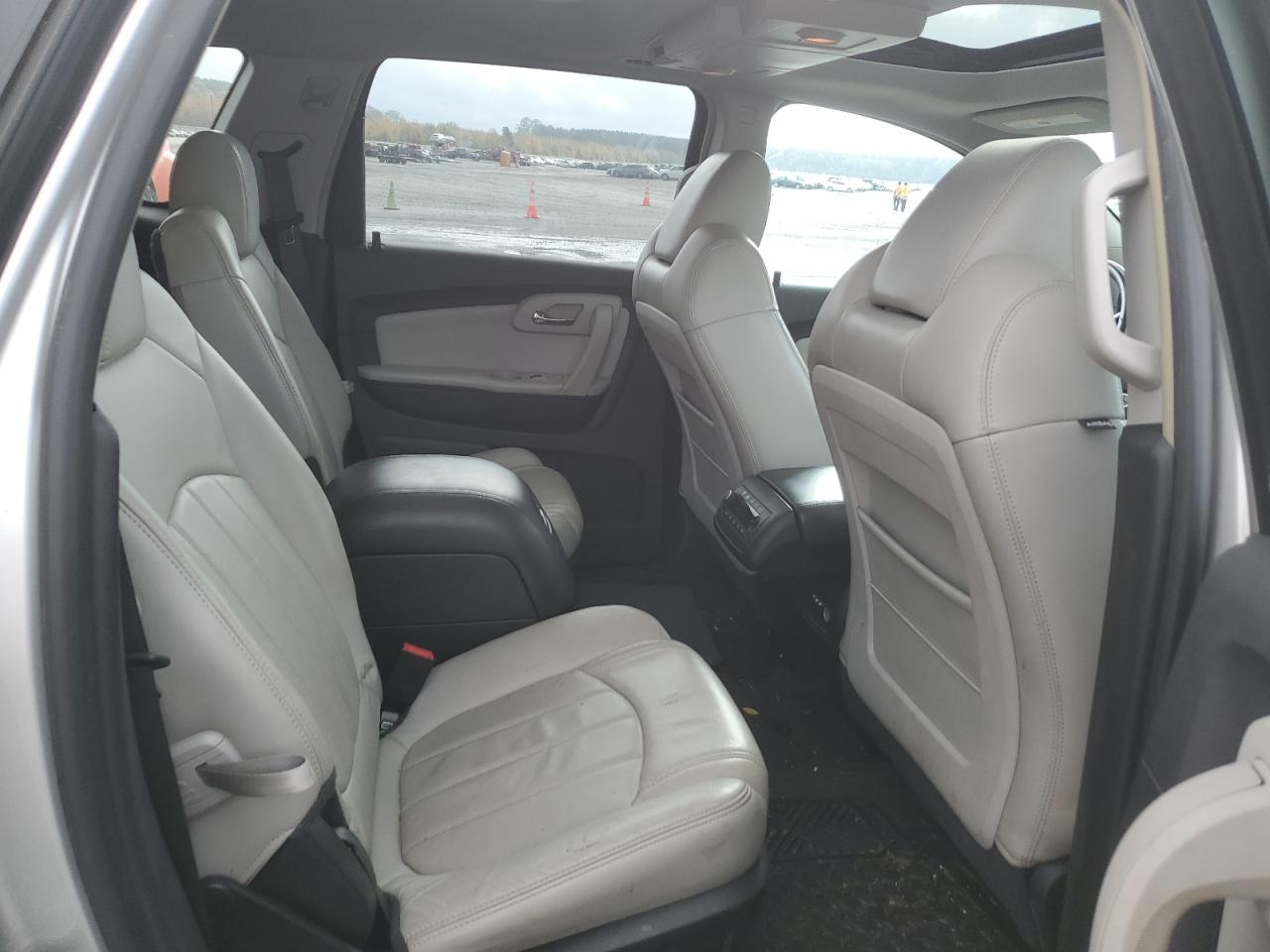 2009 Chevrolet Traverse VIN 1GNER33D39S113512 Copart auction photo, front end damage thumbnail 11