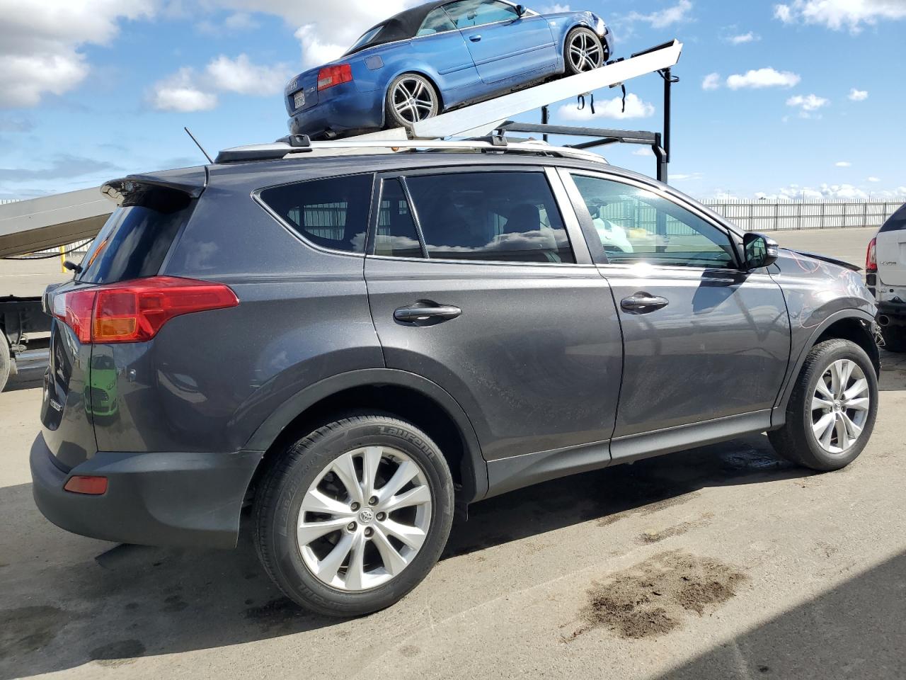 2015 Toyota RAV 4 VIN 2T3YFREV7FW172038 Copart auction photo, front end damage thumbnail 3