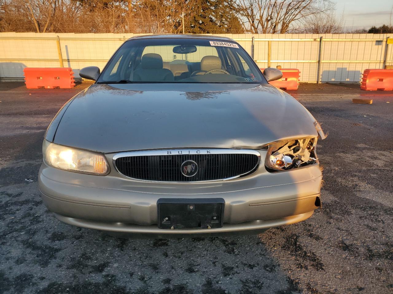 2000 Buick Century VIN 2G4WY55J4Y1156751 Copart auction photo, front end / minor dent/scratches damage thumbnail 5