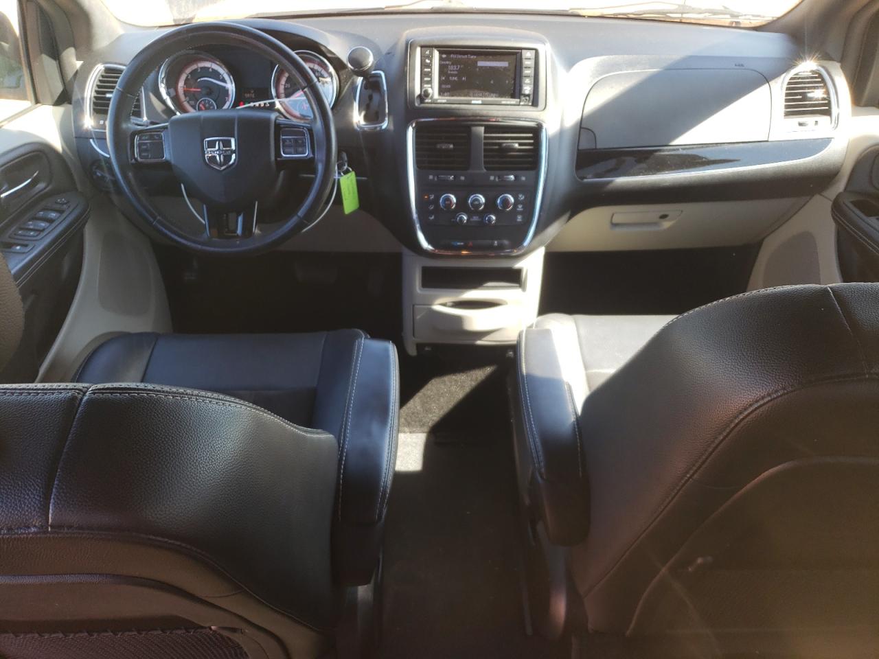 2019 Dodge Caravan VIN 2C4RDGCG7KR690948 Copart auction photo, front end damage thumbnail 8