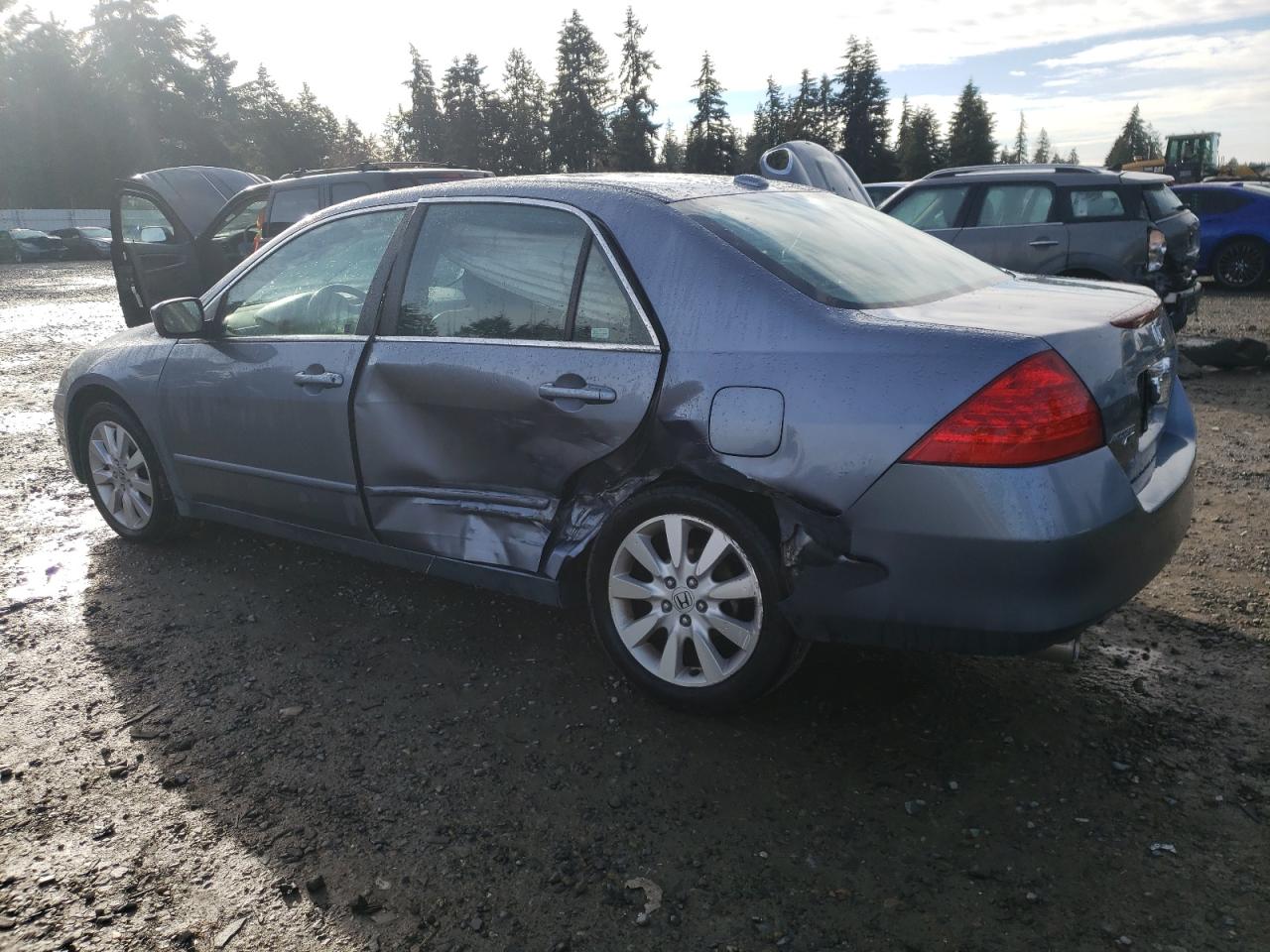 2007 Honda Accord VIN 1HGCM66847A001627 Copart auction photo, side / rear end damage thumbnail 2