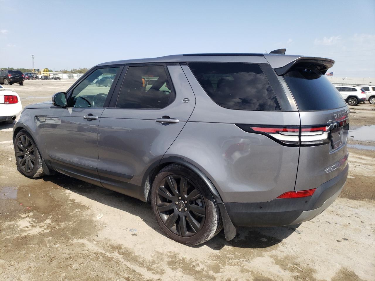 2020 Land Rover Discovery VIN SALRG2RVXL2426339 Copart auction photo, minor dent/scratches damage thumbnail 2