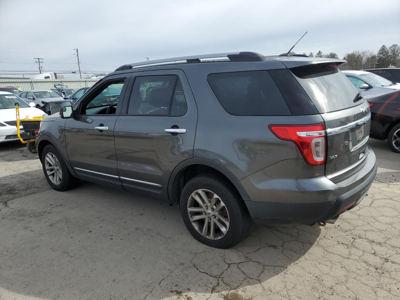 2015 Ford Explorer VIN 1FM5K8D85FGC44916 Copart auction photo, mechanical / minor dent/scratches damage thumbnail 2
