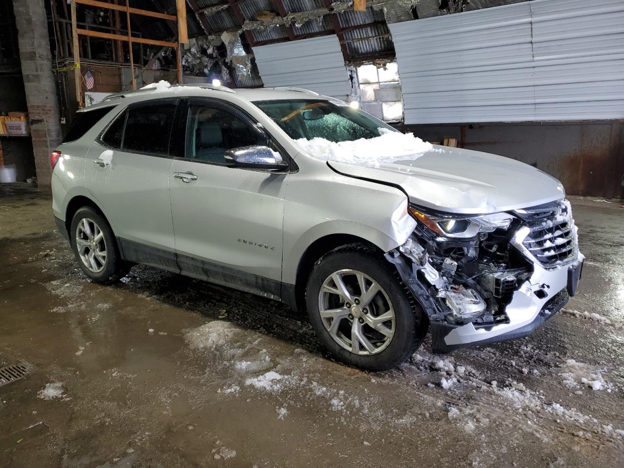 2018 Chevrolet Equinox VIN 2GNAXVEV7J6189280 Copart auction photo, front end damage thumbnail 4