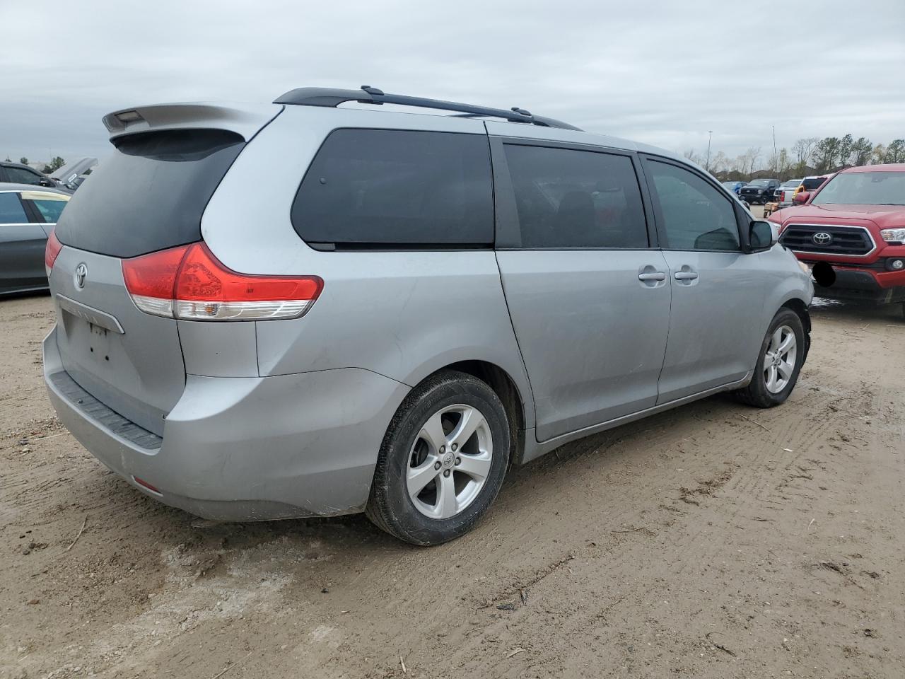 2014 Toyota Sienna VIN 5TDKK3DC2ES441920 Copart auction photo, front end damage thumbnail 3