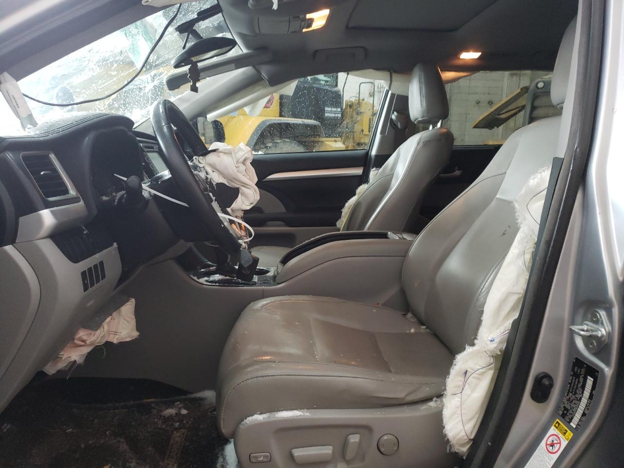 2016 Toyota Highlander VIN 5TDJKRFH8GS502861 Copart auction photo, frame damage / front end damage thumbnail 7