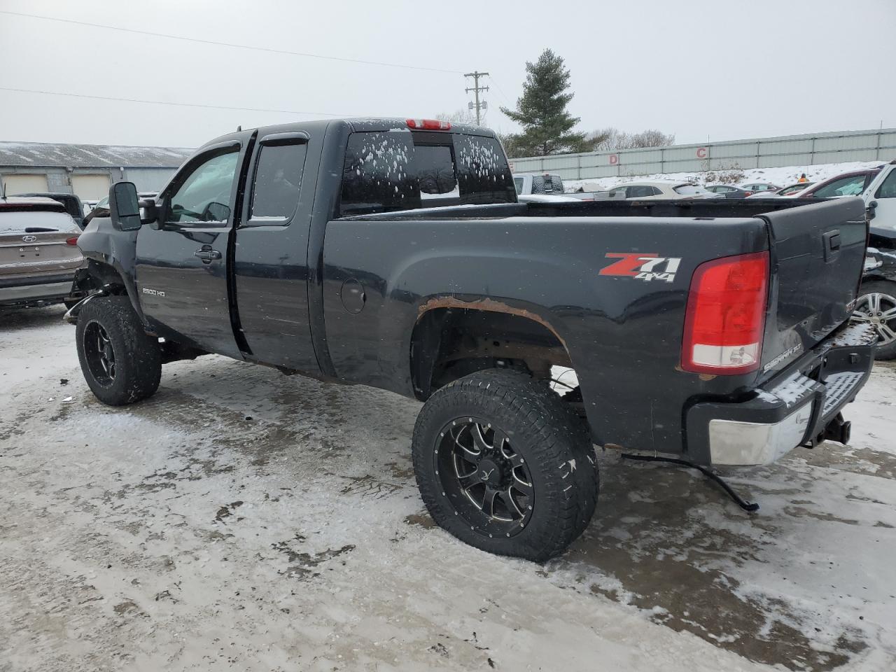 2011 GMC Sierra VIN 1GT221CG2BZ326835 Copart auction photo, front end / rear end damage thumbnail 2