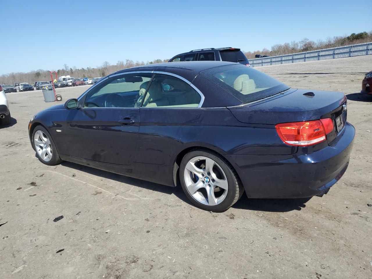 2007 BMW 3er VIN WBAWL13537PX14668 Copart auction photo, water/flood damage thumbnail 2