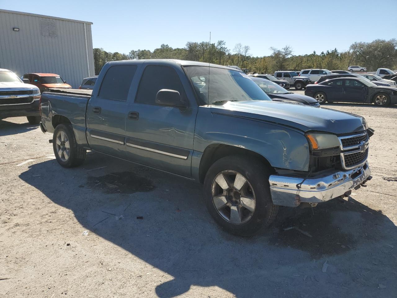 2006 Chevrolet Silverado VIN 2GCEC13V261353086 Copart auction photo, all over damage thumbnail 4