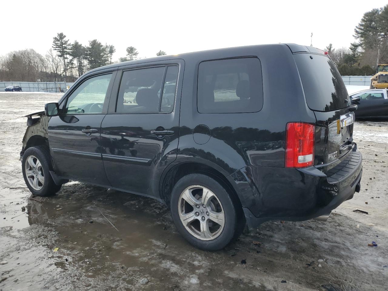 2015 Honda Pilot VIN 5FNYF4H56FB034527 Copart auction photo, front end damage thumbnail 2