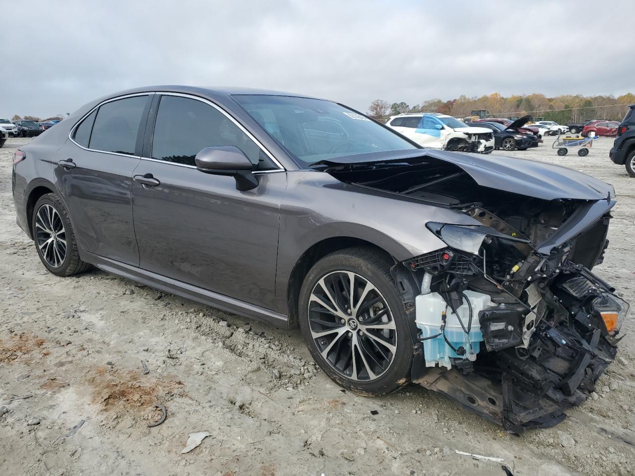 2018 Toyota Camry VIN 4T1B11HK0JU628163 Copart auction photo, front end damage thumbnail 4