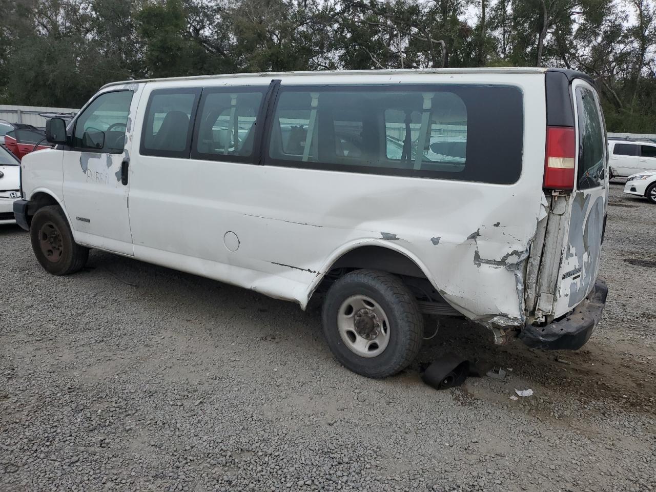 2004 Chevrolet Express VIN 1GAHG39U641184875 Copart auction photo, rear end / side damage thumbnail 2
