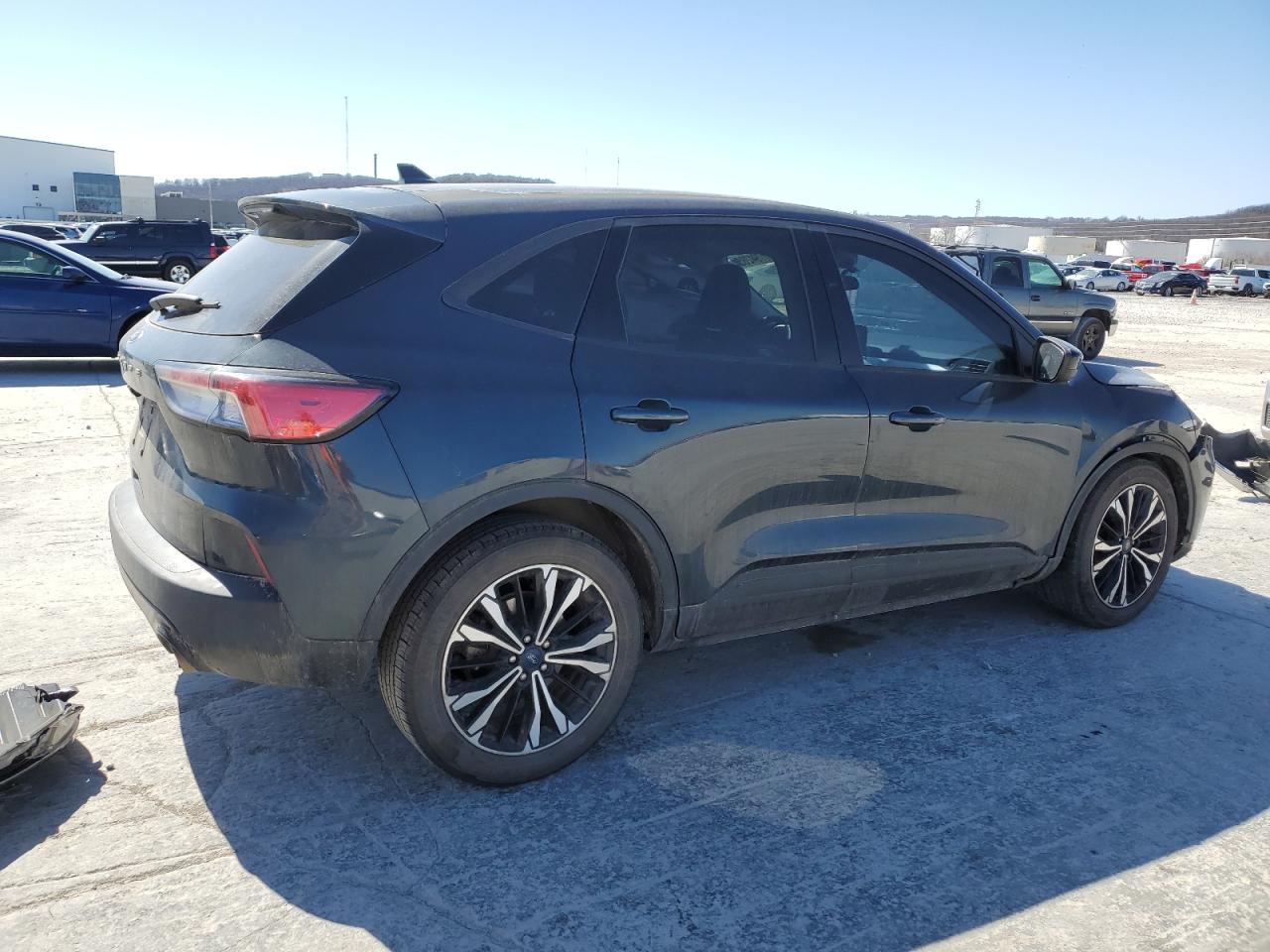 2022 Ford Escape VIN 1FMCU0G60NUA12575 Copart auction photo, front end / side damage thumbnail 2