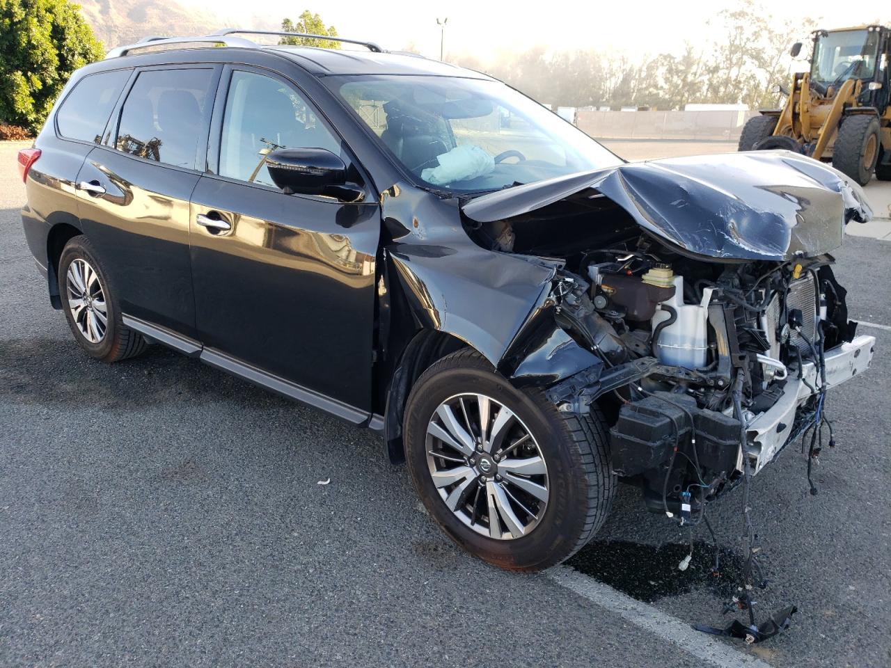 2019 Nissan Pathfinder VIN 5N1DR2MN8KC587666 Copart auction photo, front end damage thumbnail 4